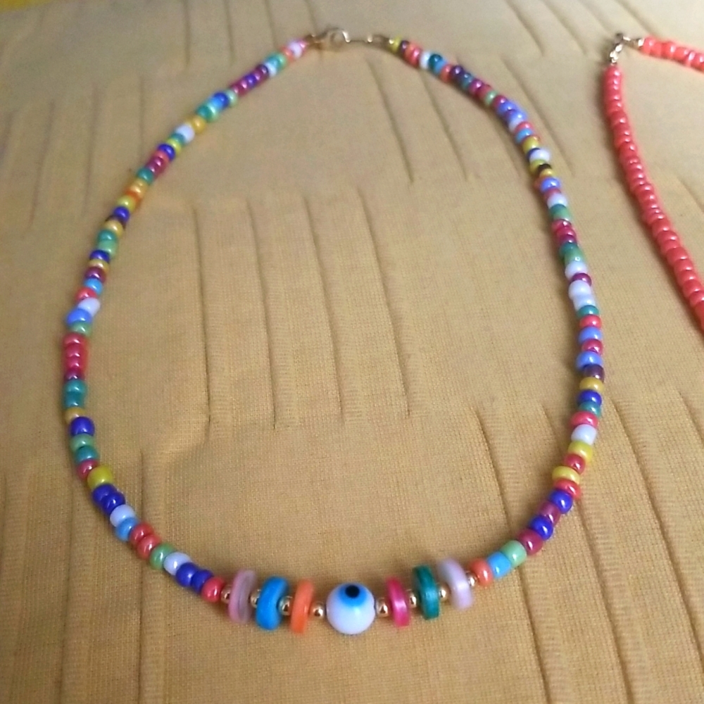 2 Necklaces - Picture 2 of 5